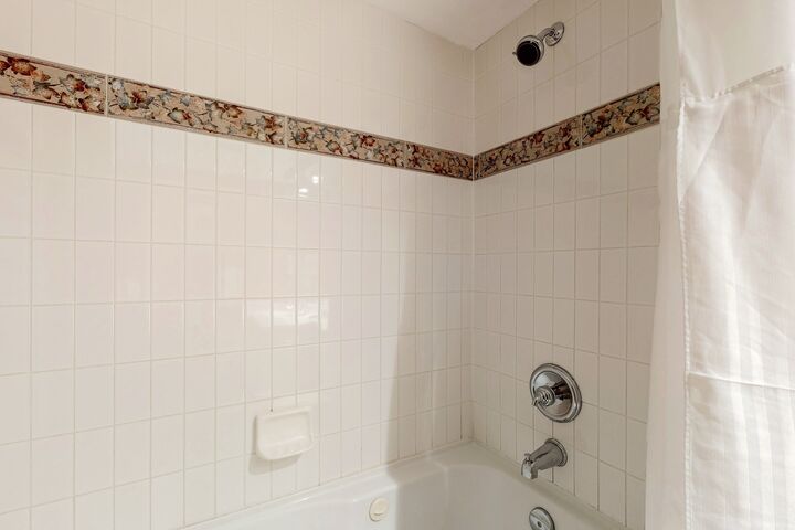 #115 - Master Ensuite Bathroom