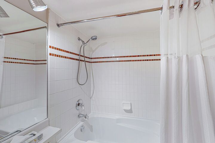 #115b - Bathroom