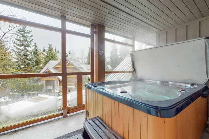 Living Area Balcony with Hot Tub