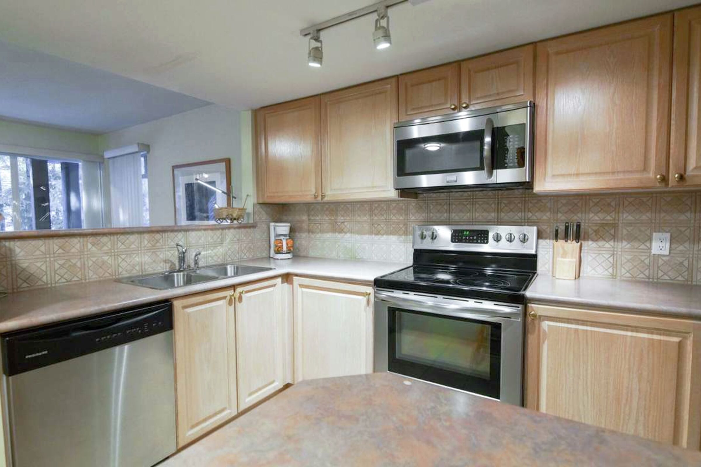 #32 - Kitchen