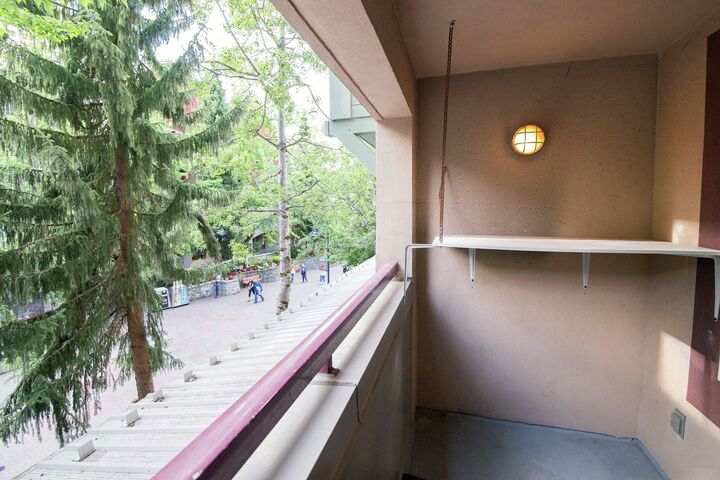 232 - Eagle - Balcony
