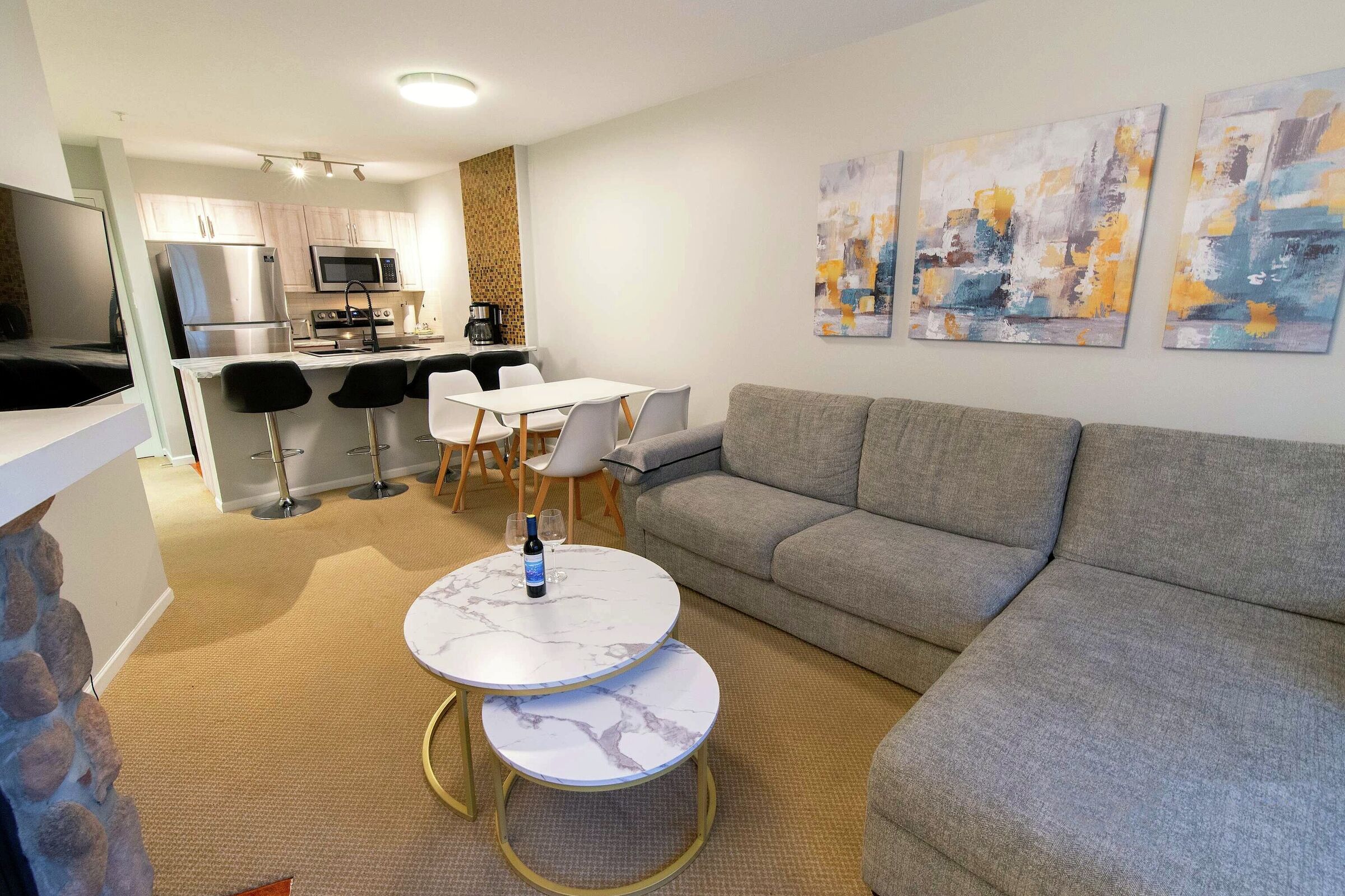 232 - Eagle - Living Area
