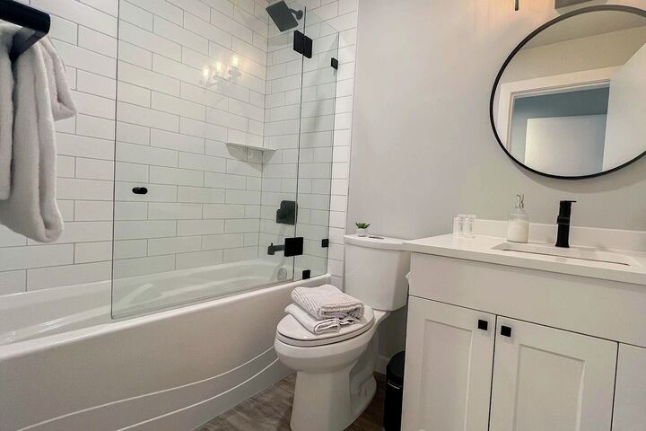 401 - Bear - Bathroom
