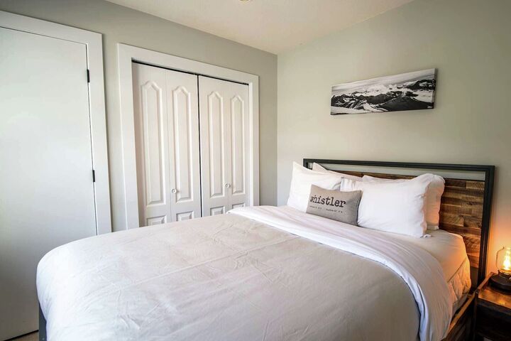 401 - Bear - Master Bedroom
