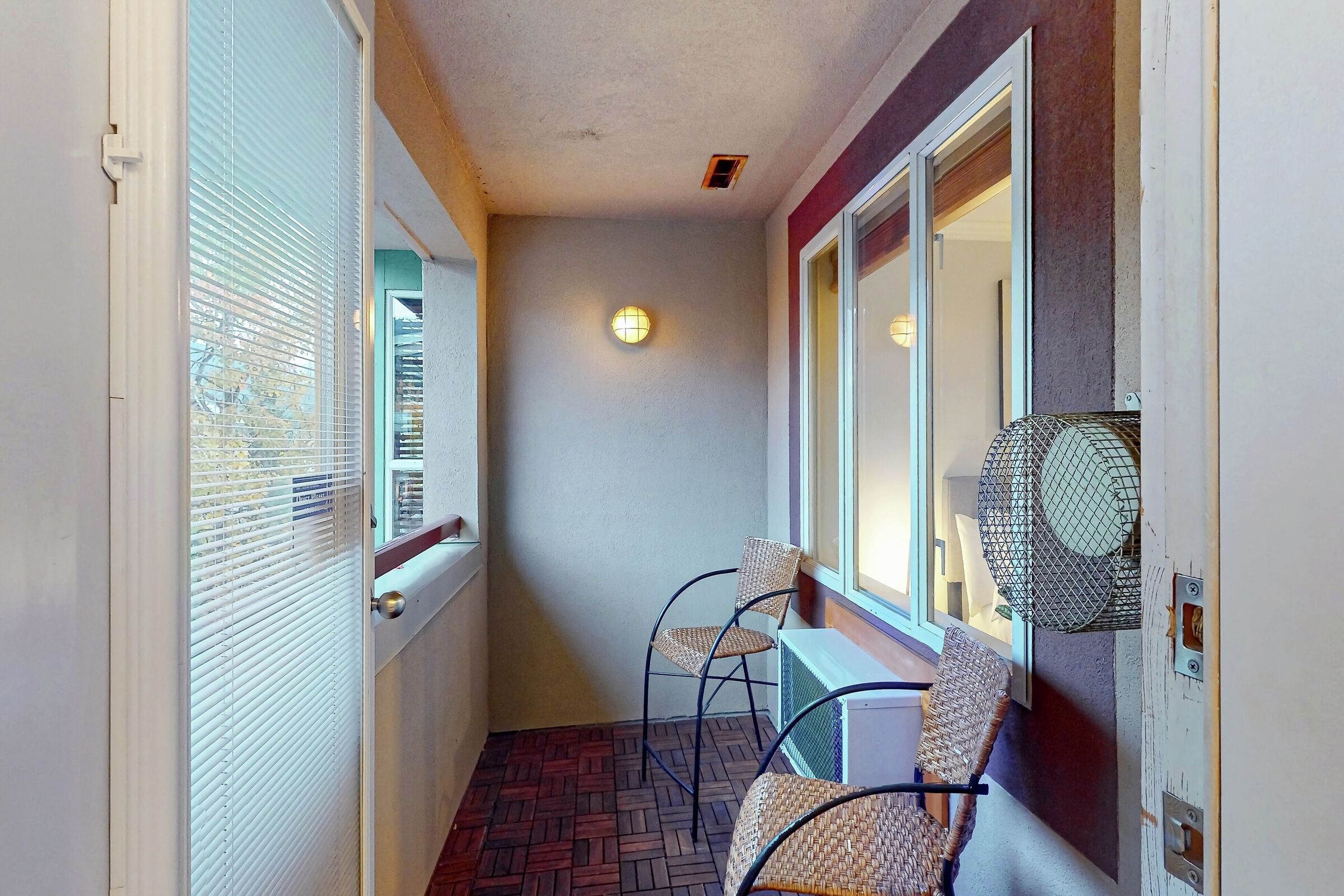 #427 - Balcony