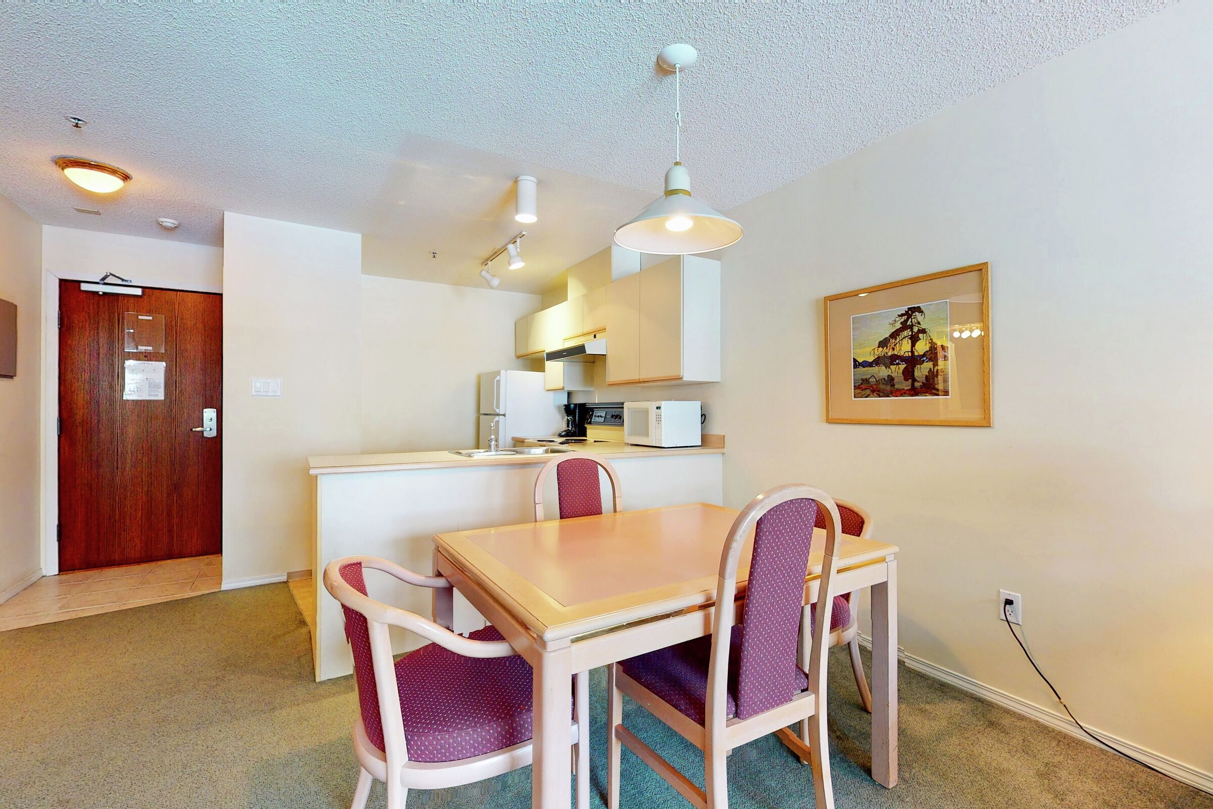 #203 - Dining Area & Kitchen