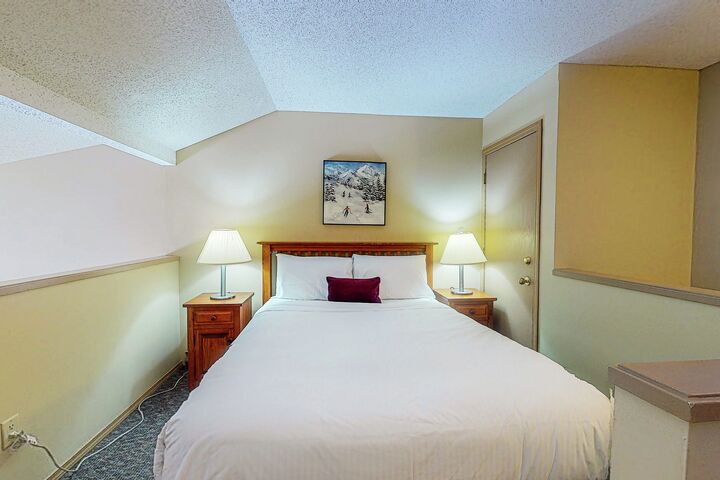 #323 - Loft Bedroom