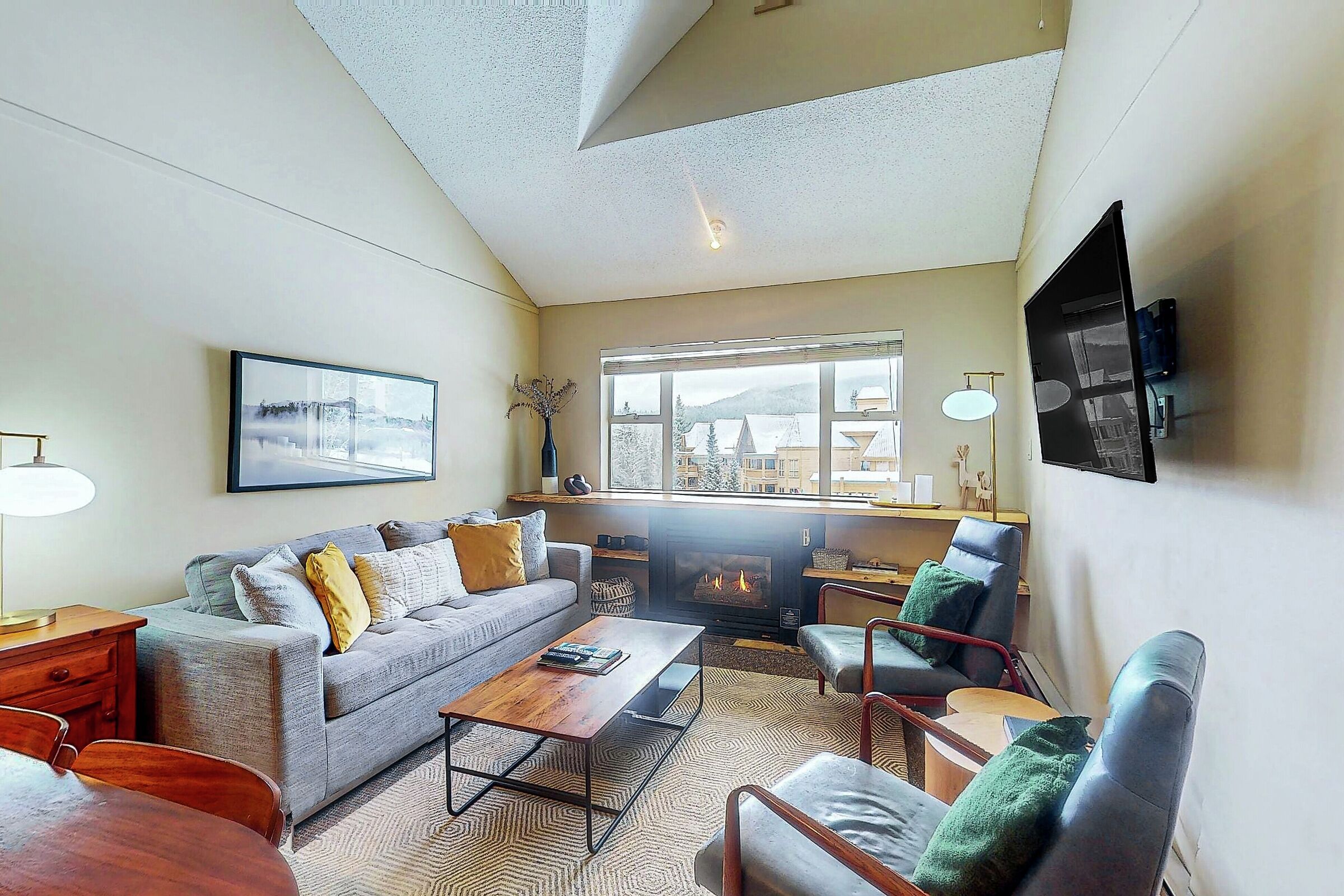 #323 - Living Area