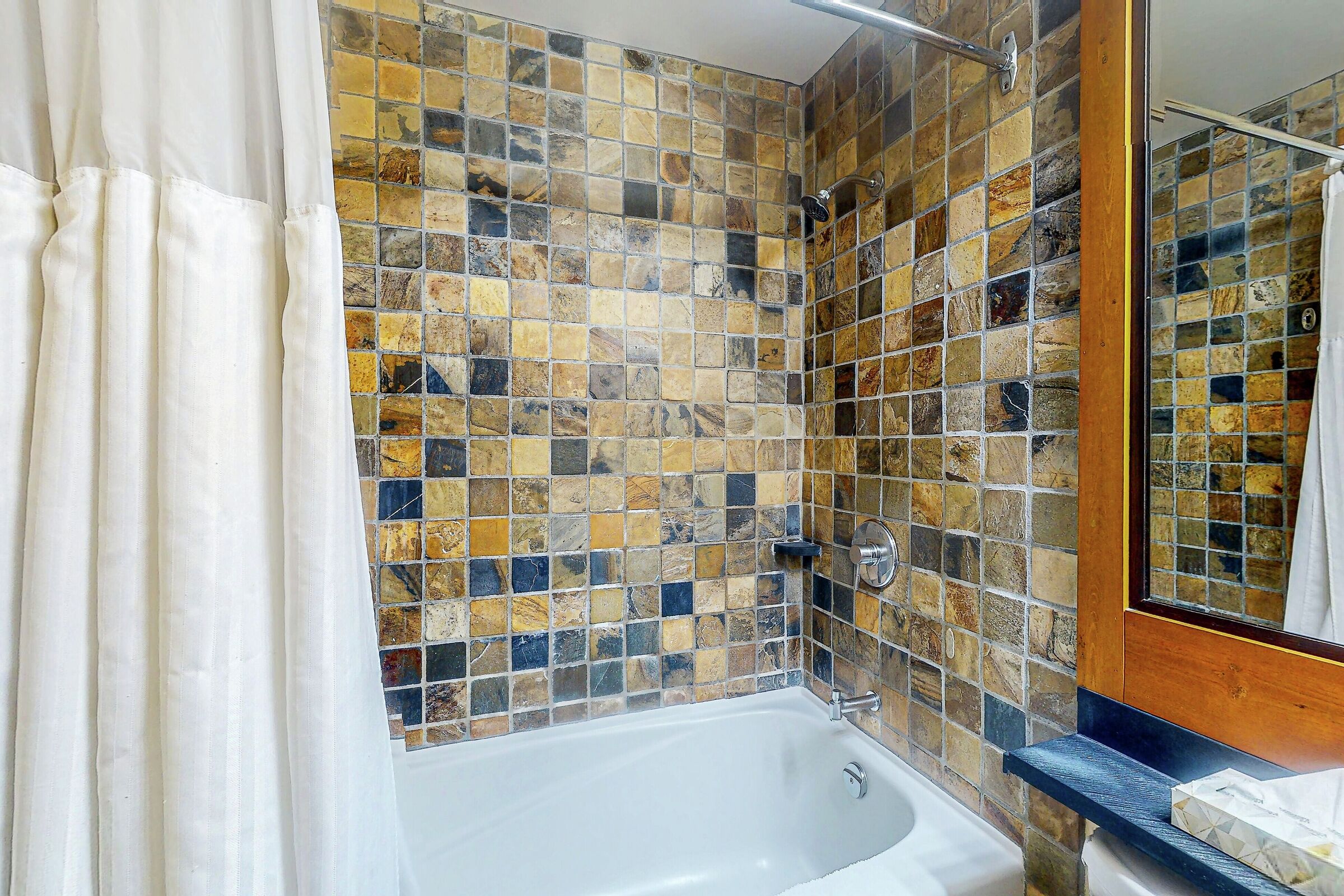 #323 - Bathroom
