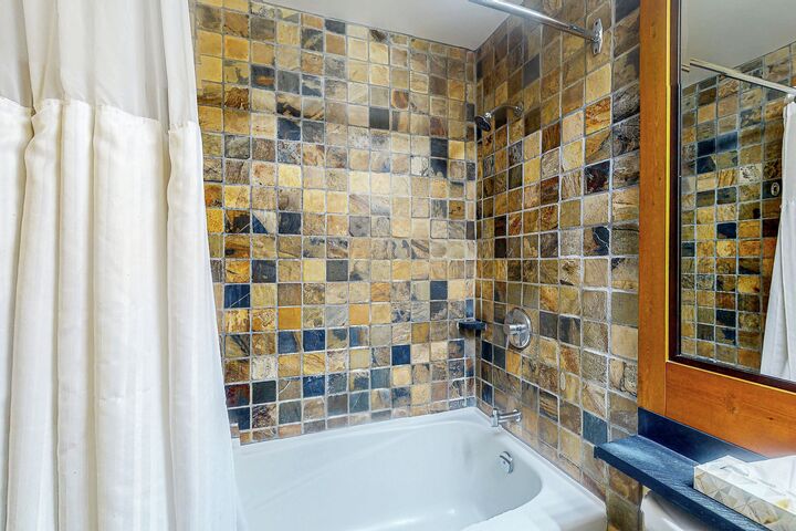 #323 - Bathroom