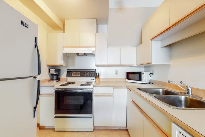 #303 - Kitchen