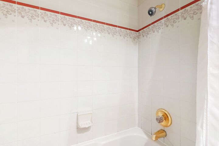 #113 - Hotel Room Bathroom
