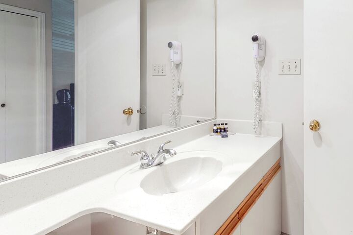 #113 - Hotel Room Bathroom