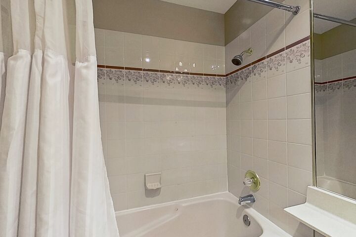 #112 - Studio Bathroom