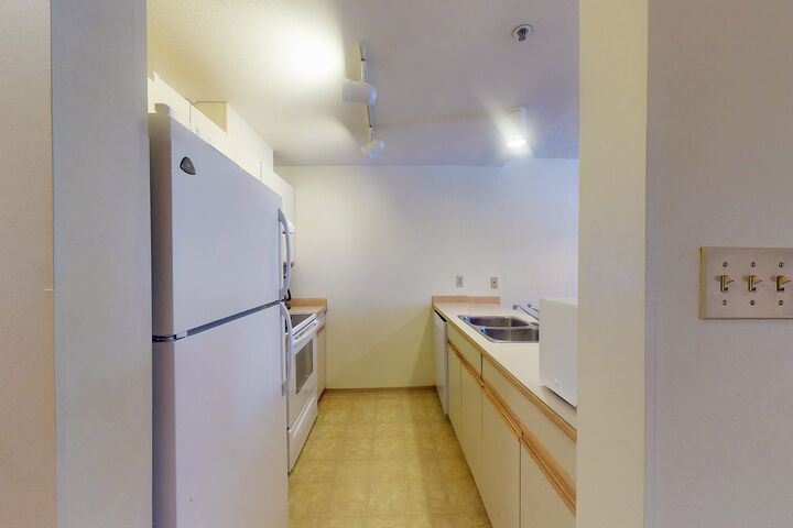 #223 - Studio Kitchen