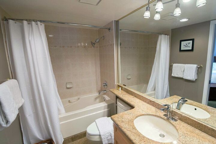 #403 - Bathroom