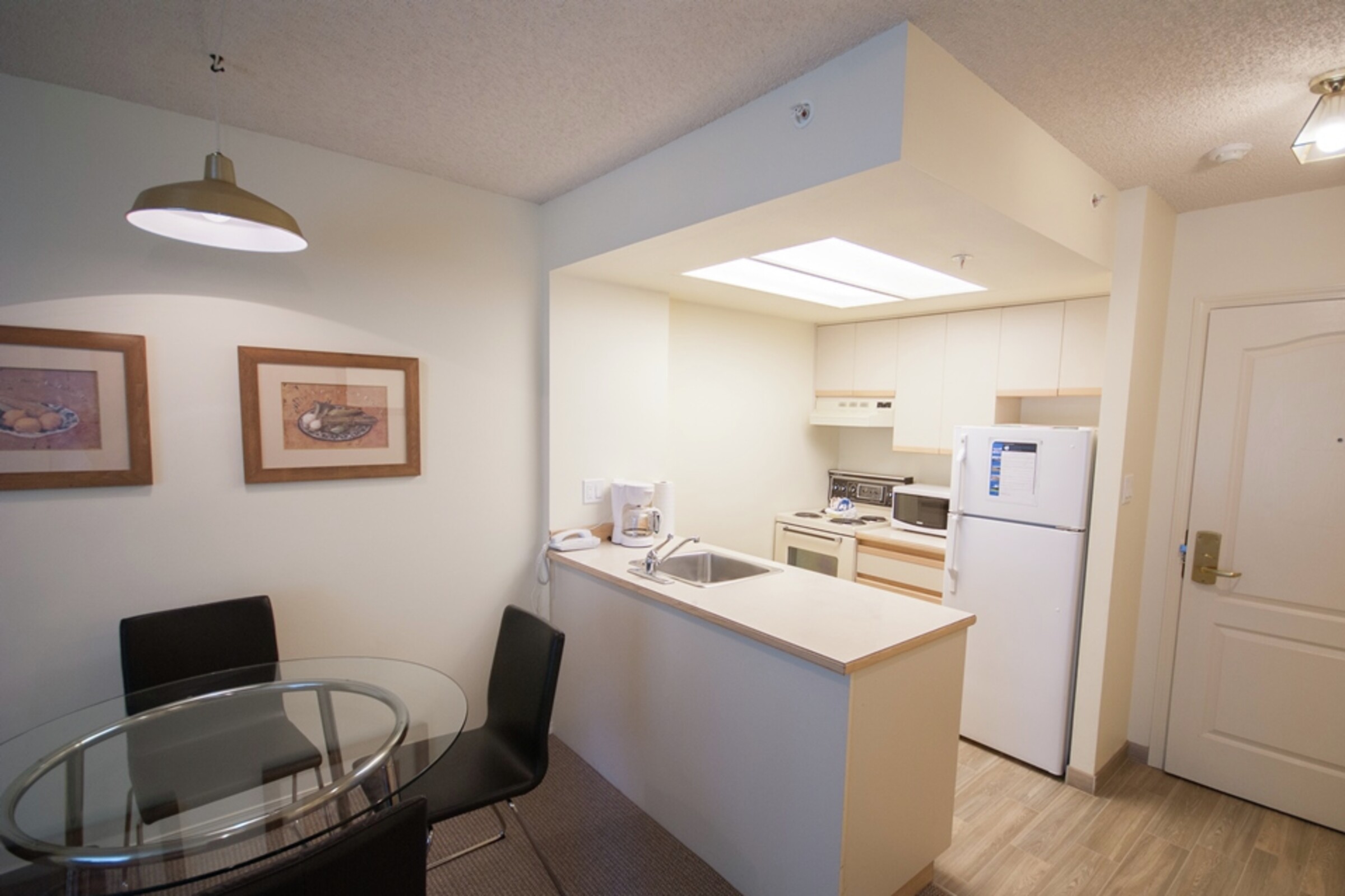 #104 - Dining Room & Kitchen