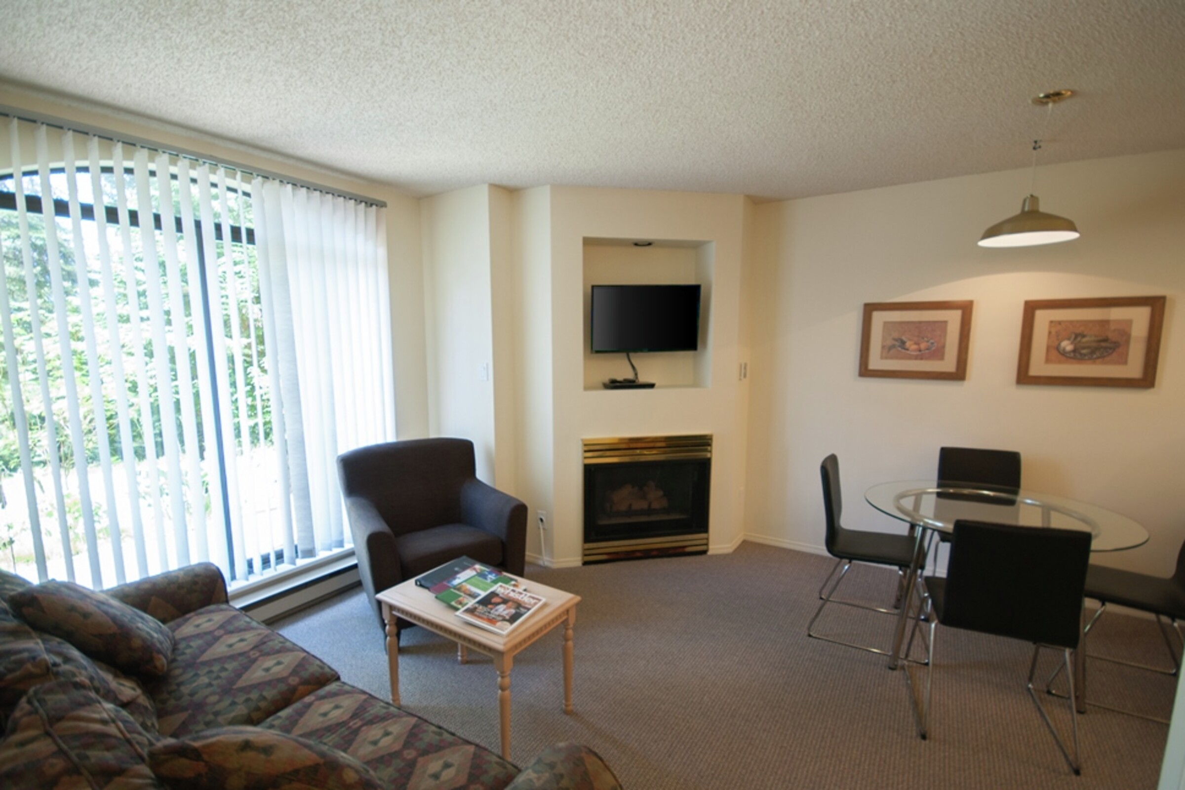 #104 - Living Room & Dining Room