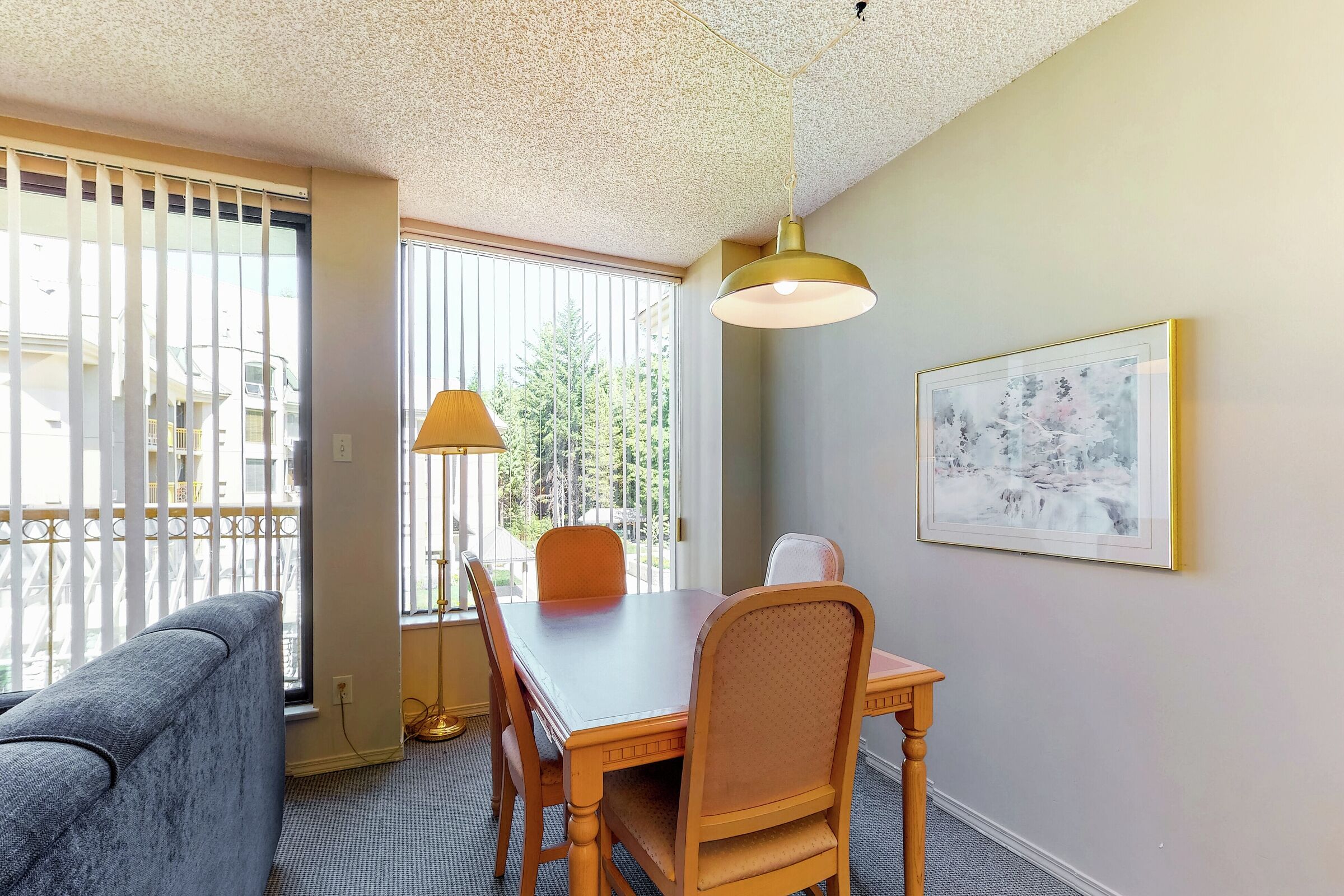 #422 - Dining Area