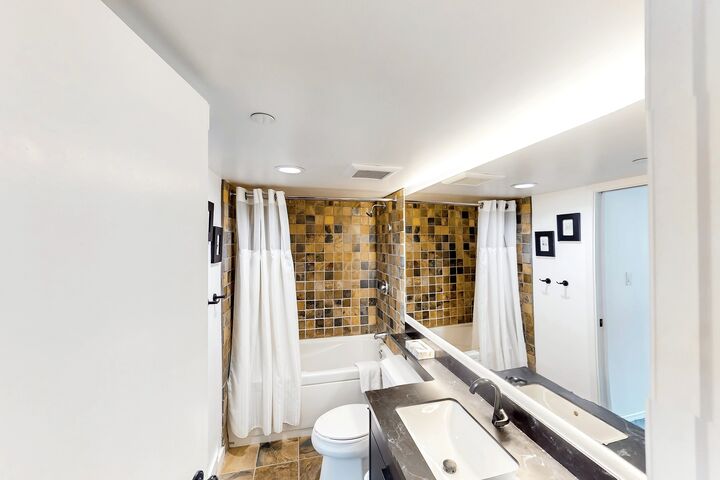 #616 - Bathroom