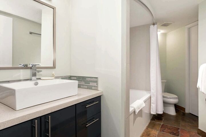 #421 - Bathroom
