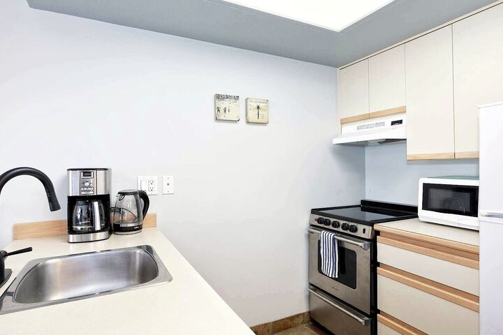 #421 - Kitchen