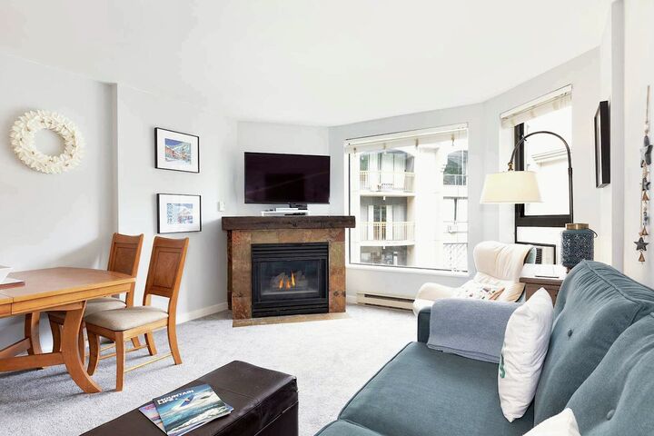 #421 - Living Area