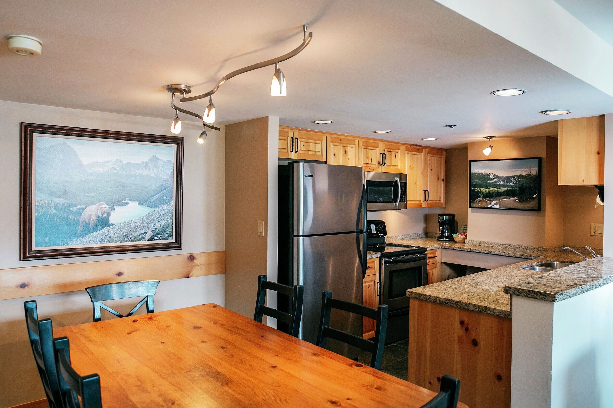 #407 - Dining Area & Kitchen