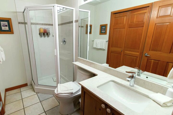 #105 - Bathroom