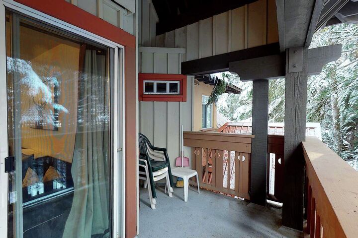 #42 - Balcony