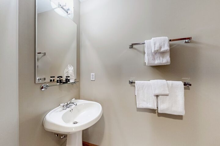 #05 - Bathroom