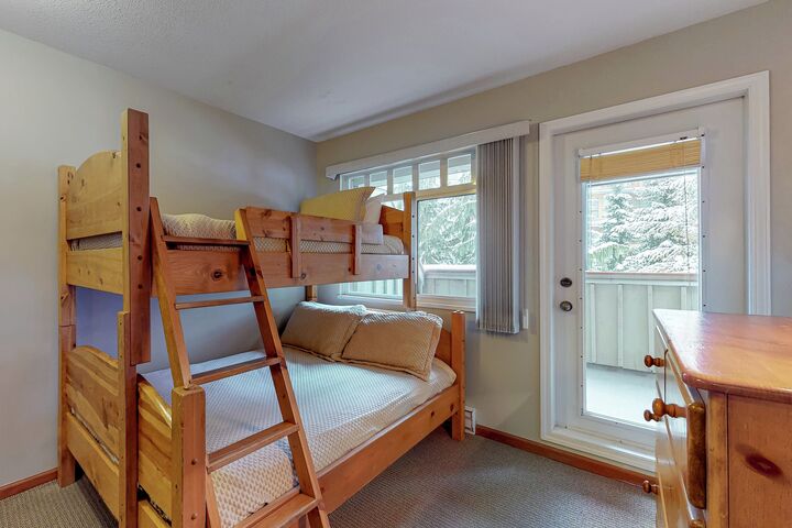 #05 - Bedroom