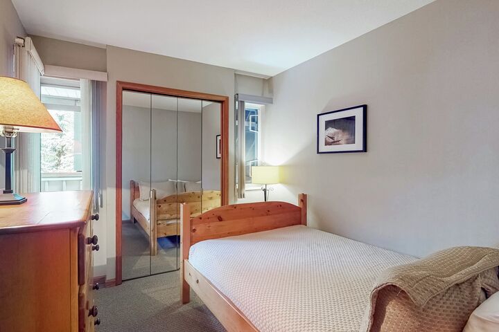 #05 - Bedroom