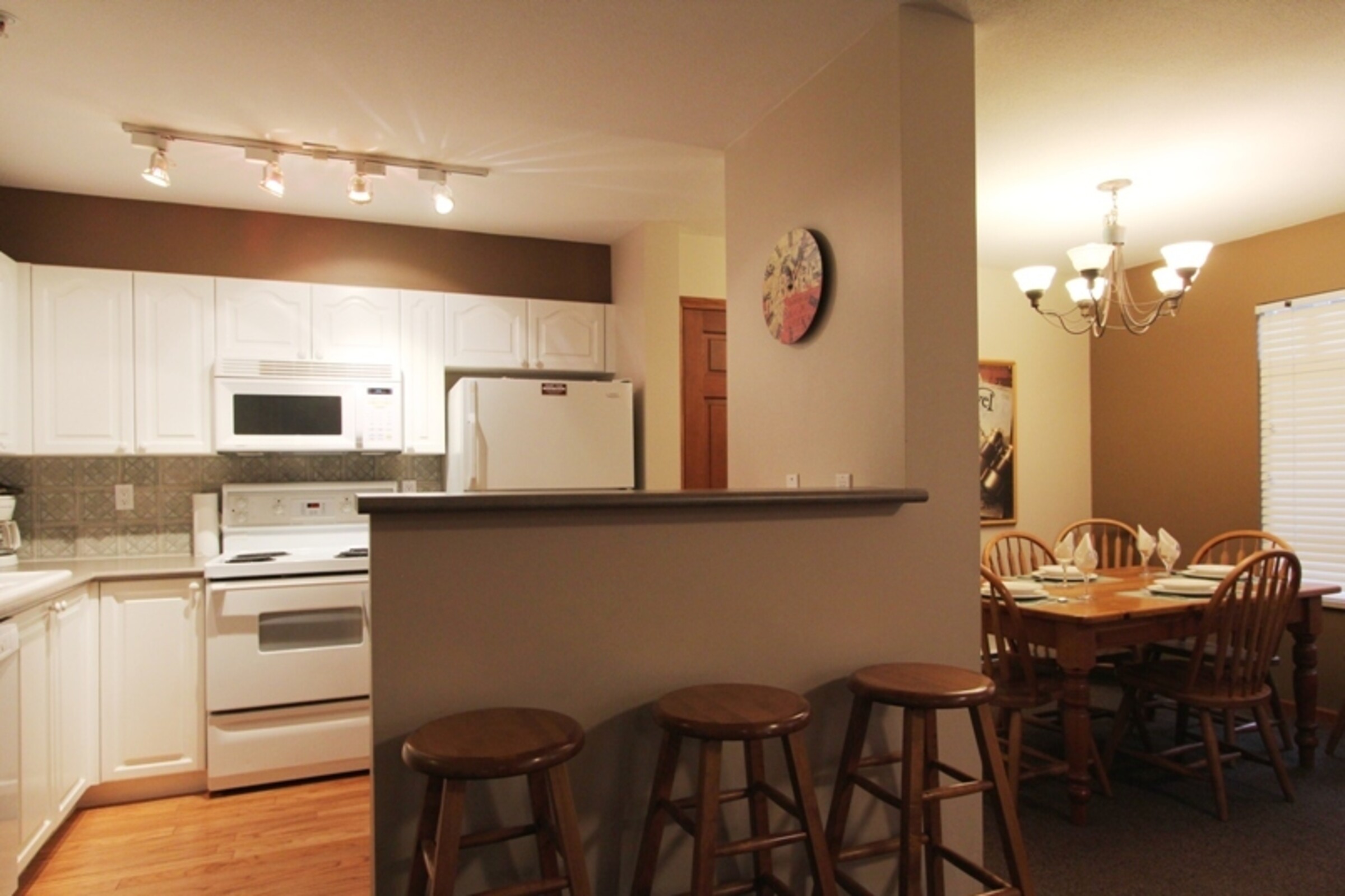 #53 - Kitchen & Dining Room