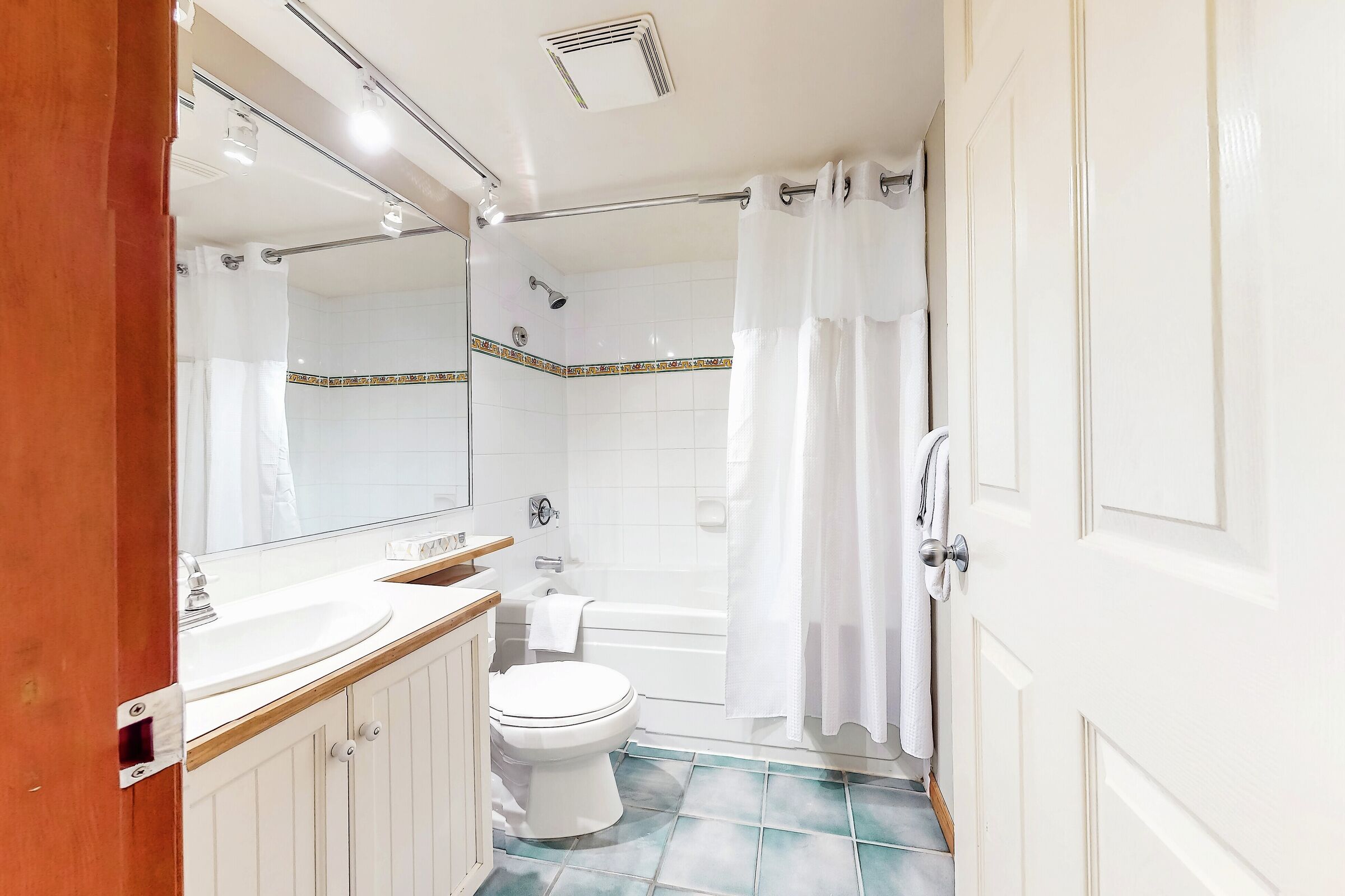 #211 - Bathroom