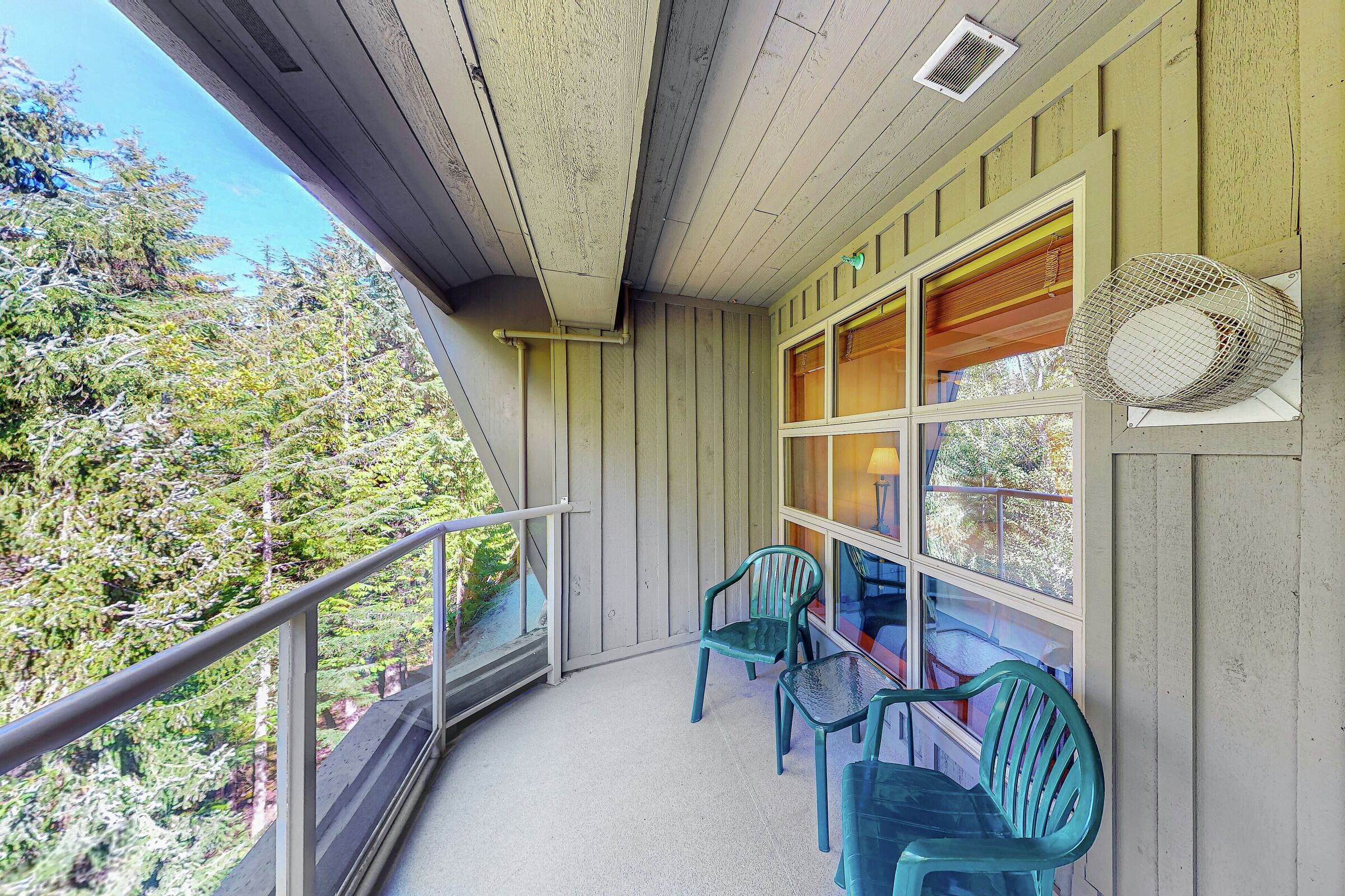 #421 - Balcony
