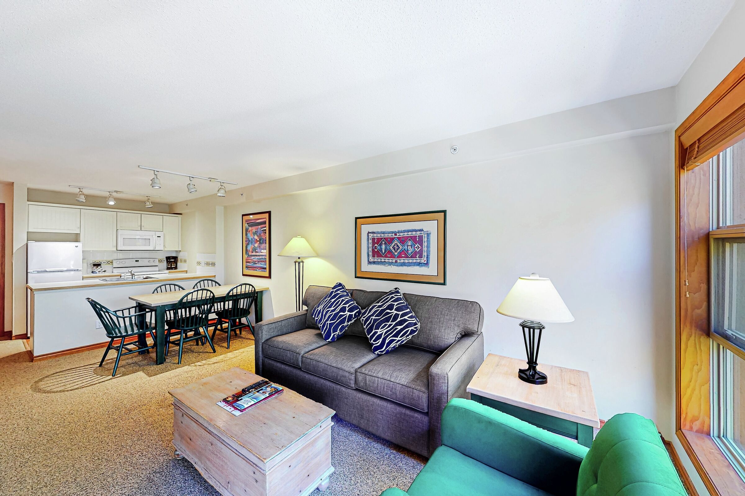 #421 - Living Area