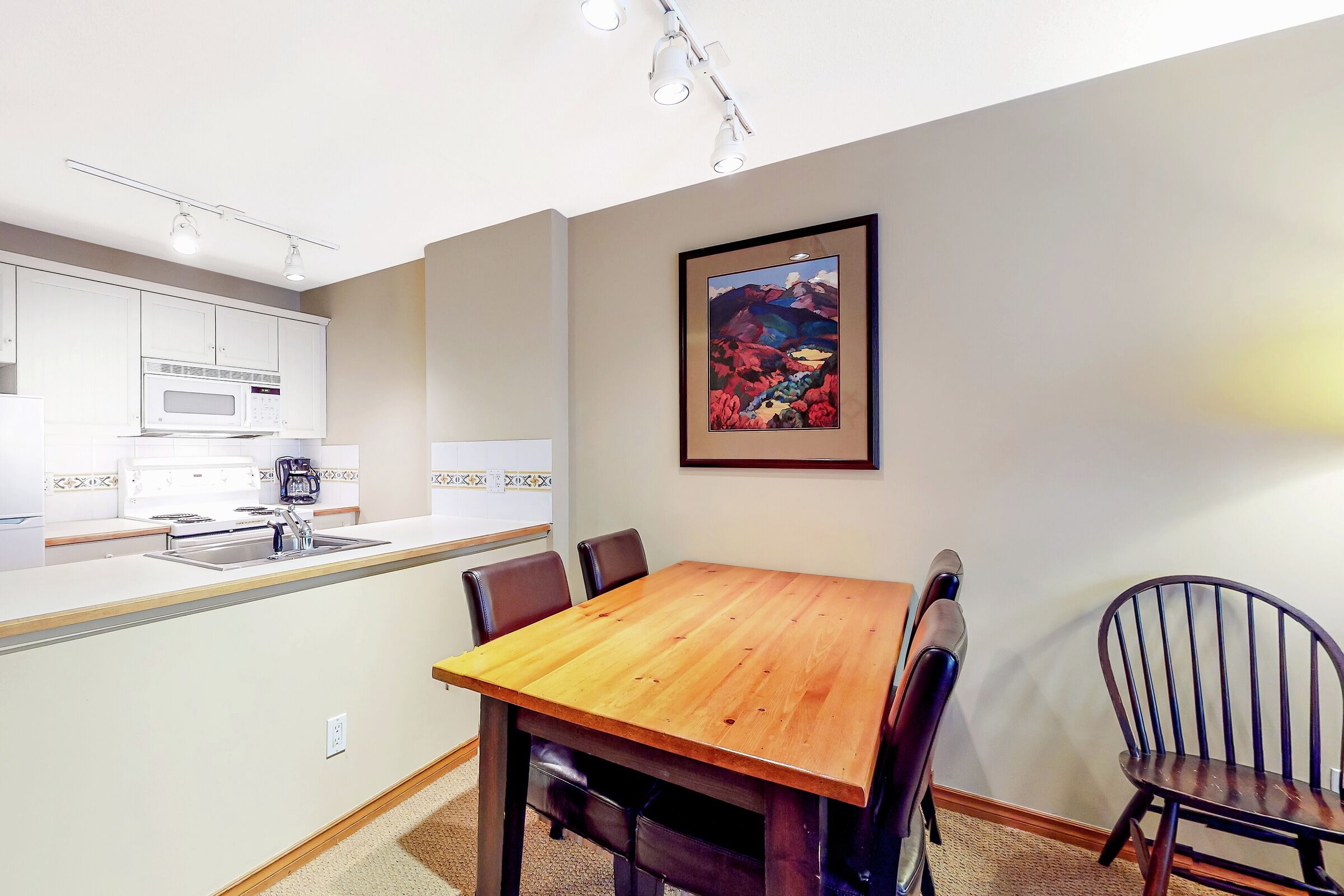 #225 - Dining Area