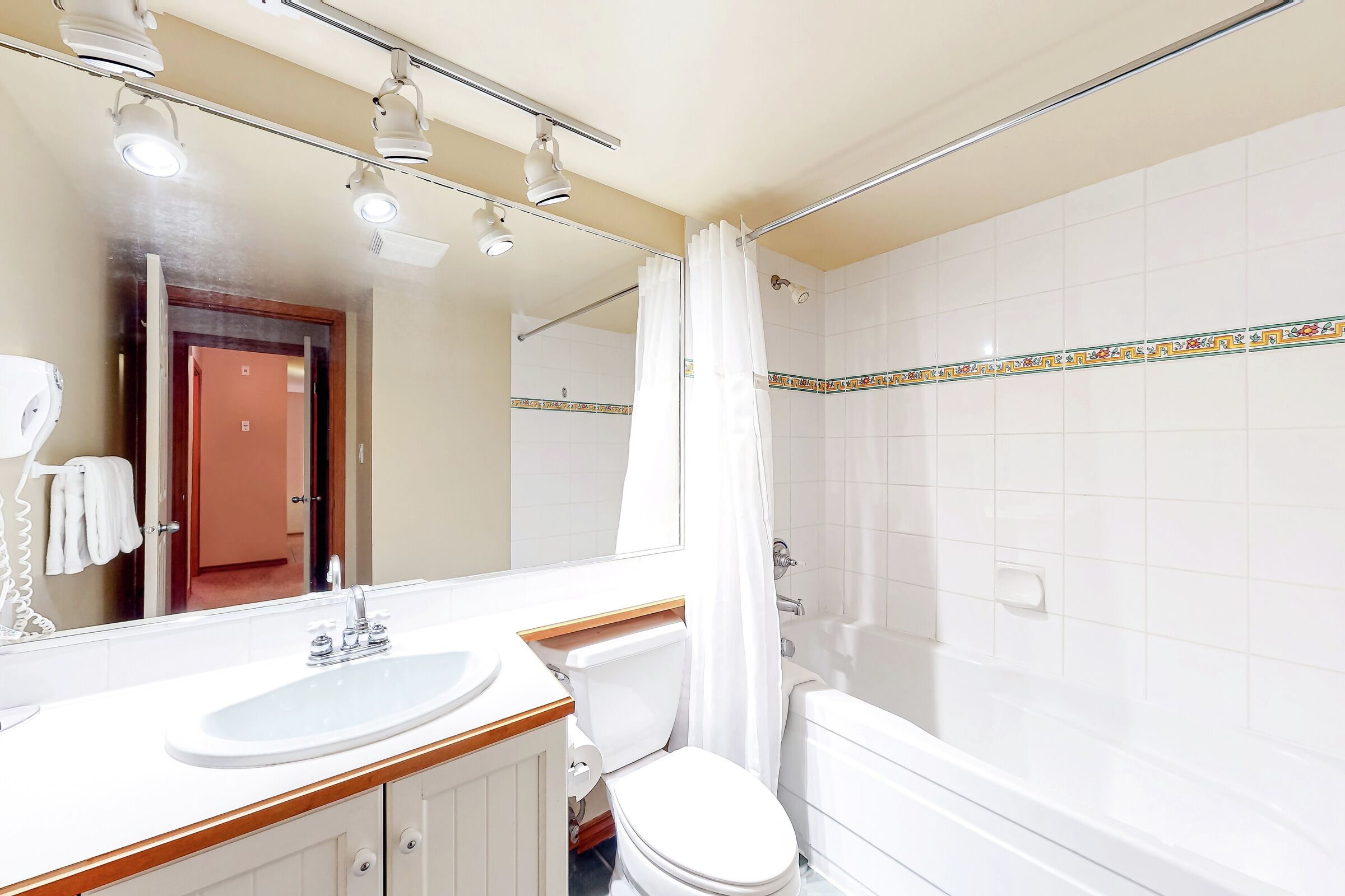 #225 - Bathroom