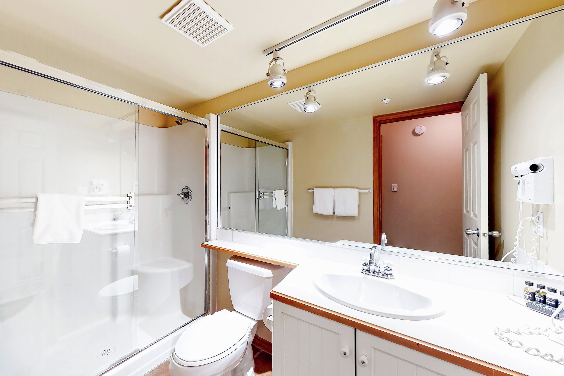 #225 - Bathroom