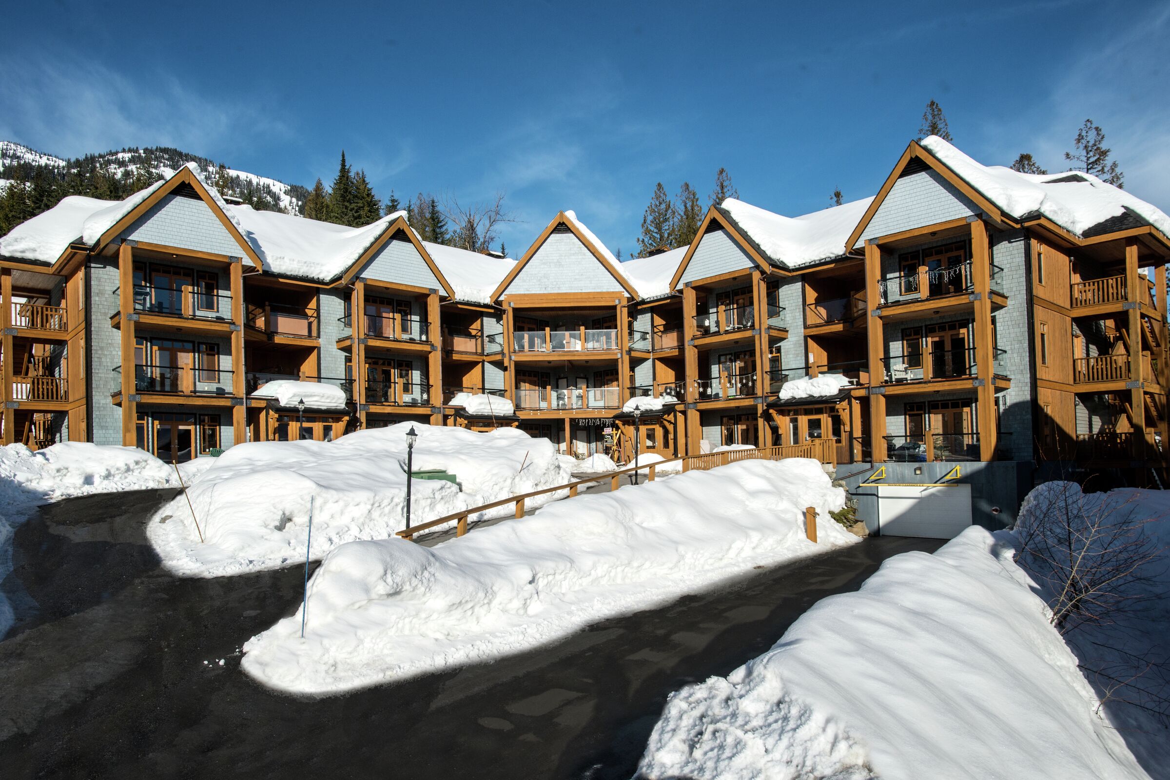Silvertip Lodge
