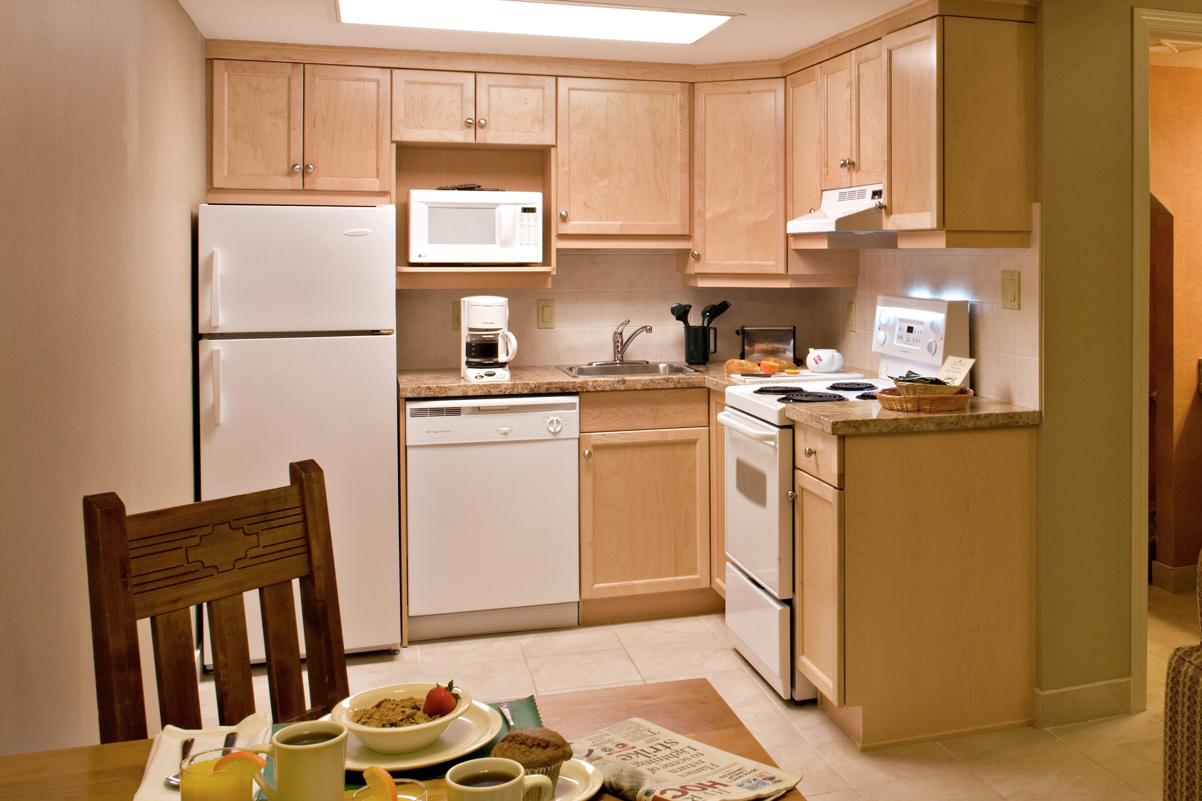 Loft Condo Dining Room & Kitchen