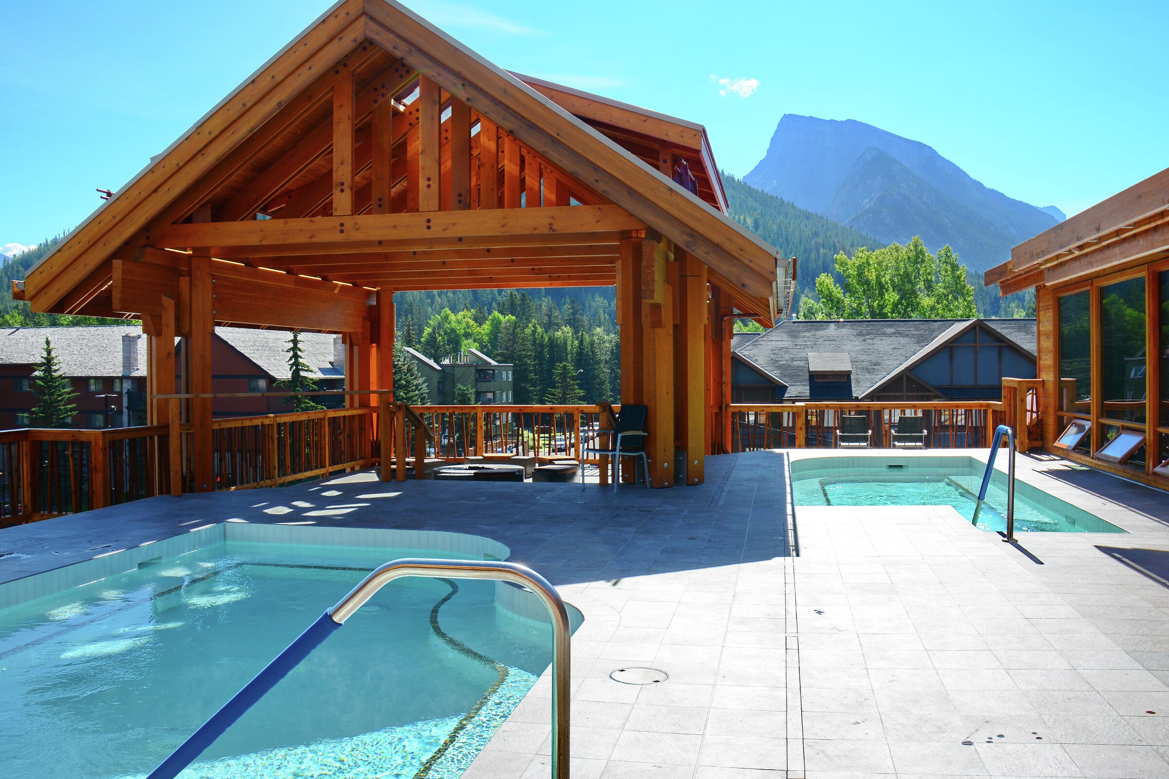 Outdoor Hot Tubs