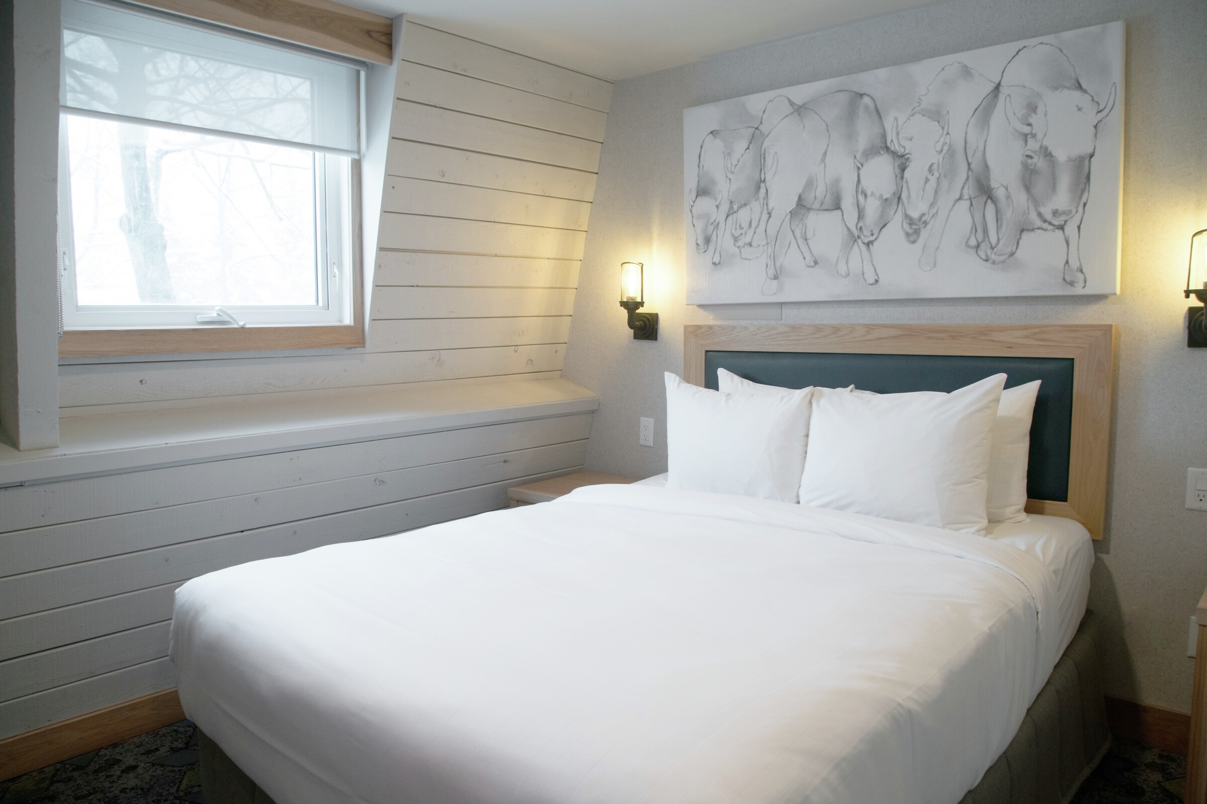 Q/QQ - Queen Bedroom