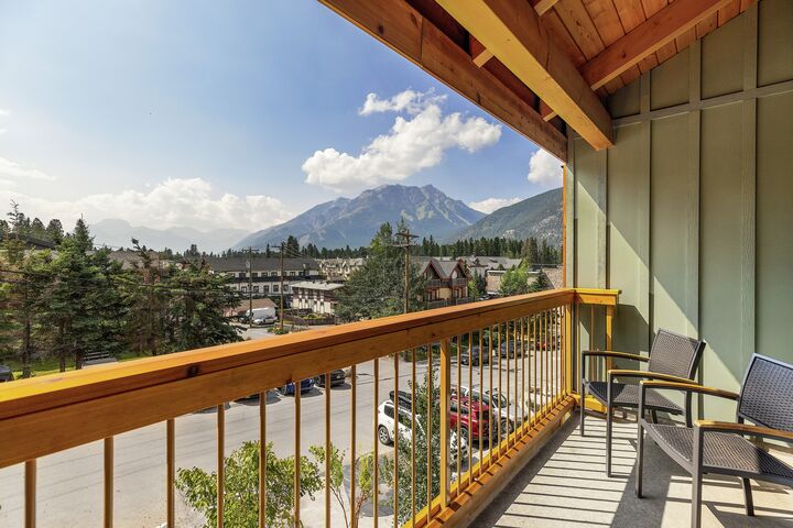 King - Balcony