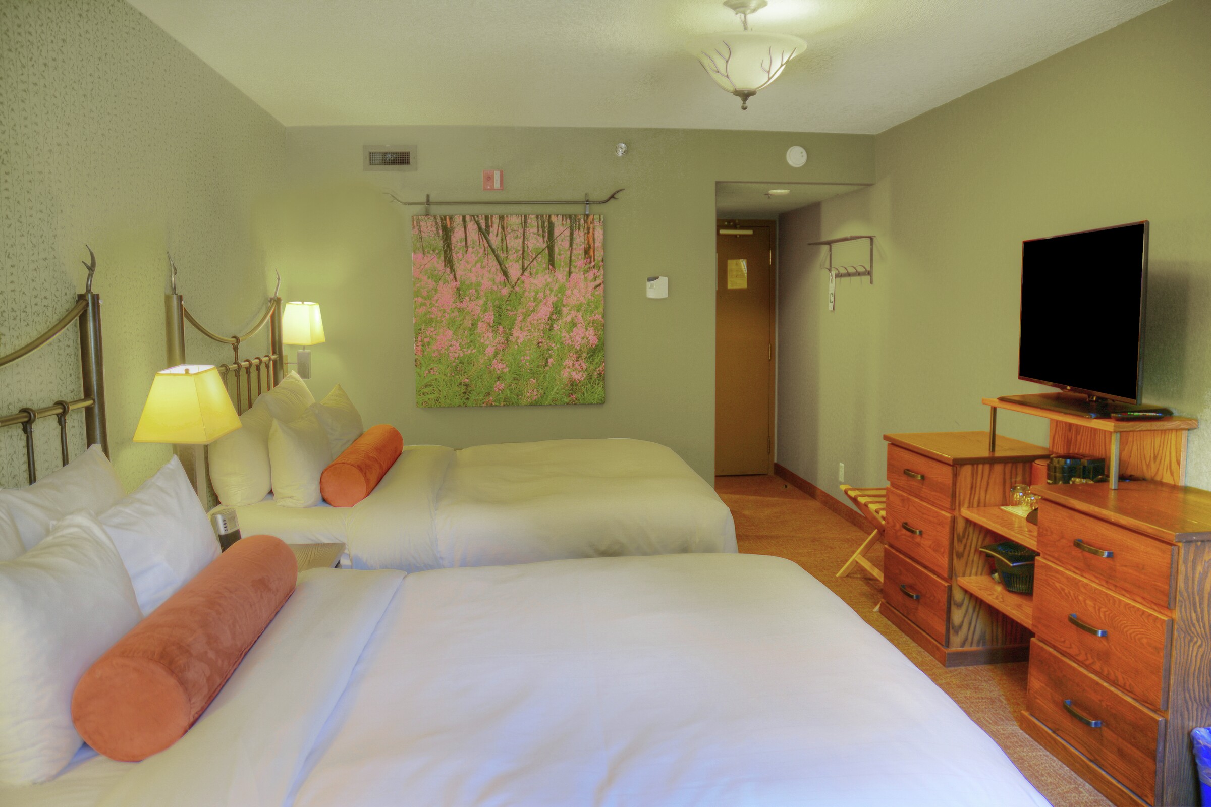 2 Queen - Guest Room