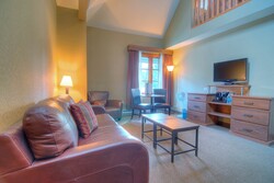Corner Loft Suite - Living Room
