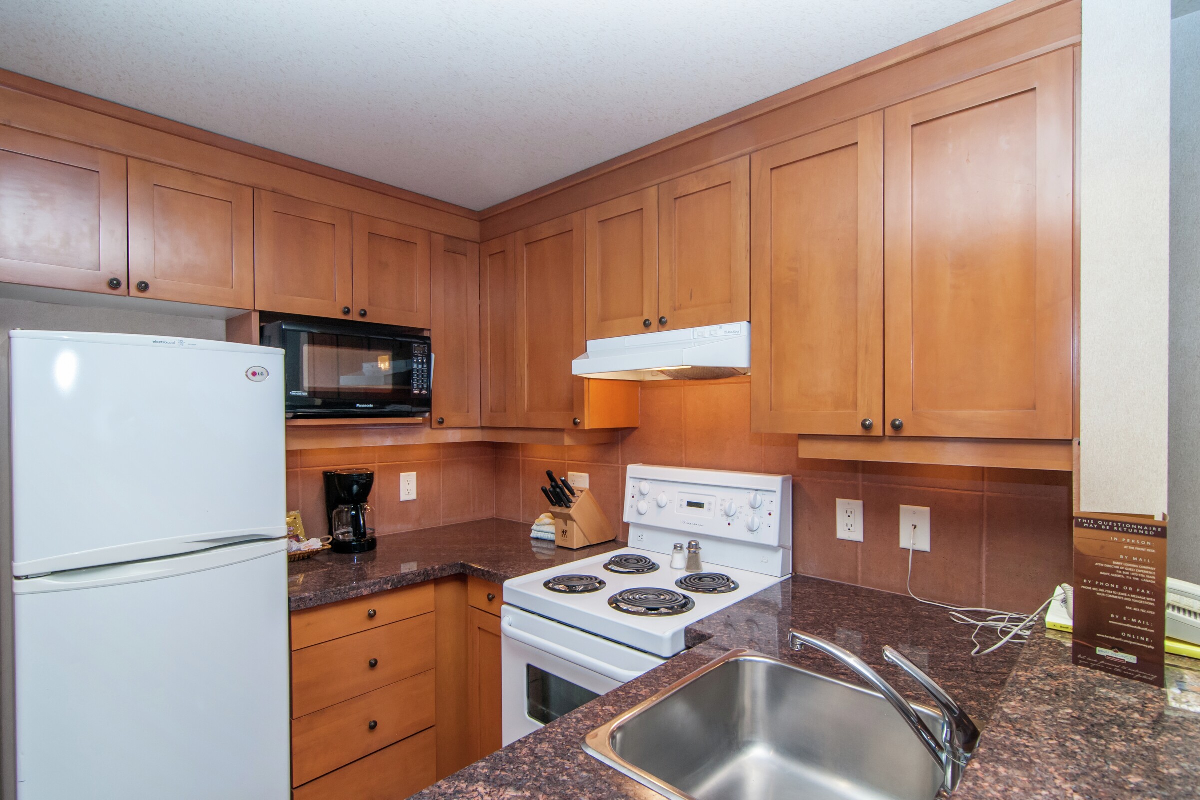 Premier 2 Bdrm w/ Loft - Kitchen