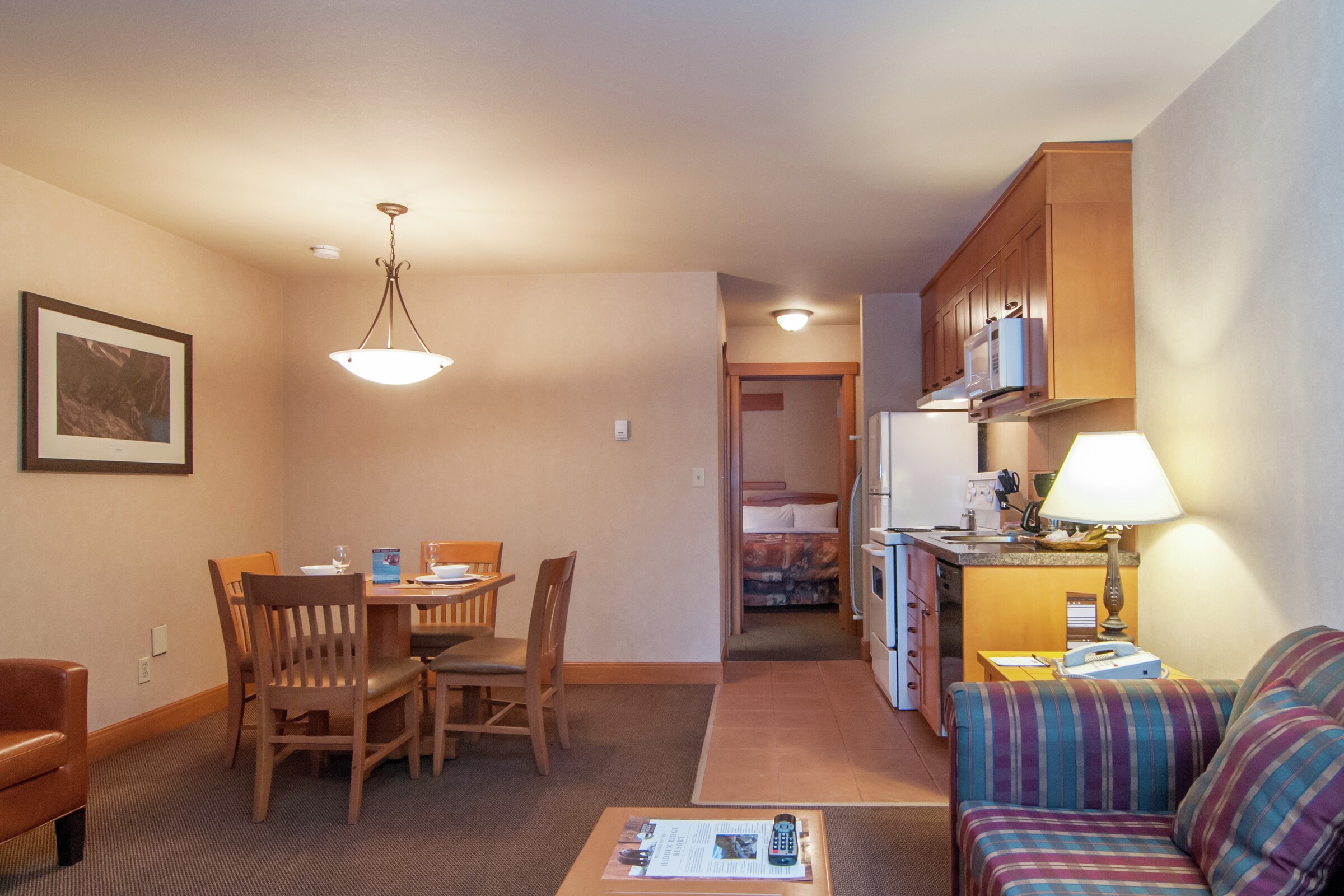2 Queen - Dining Room & Kitchen