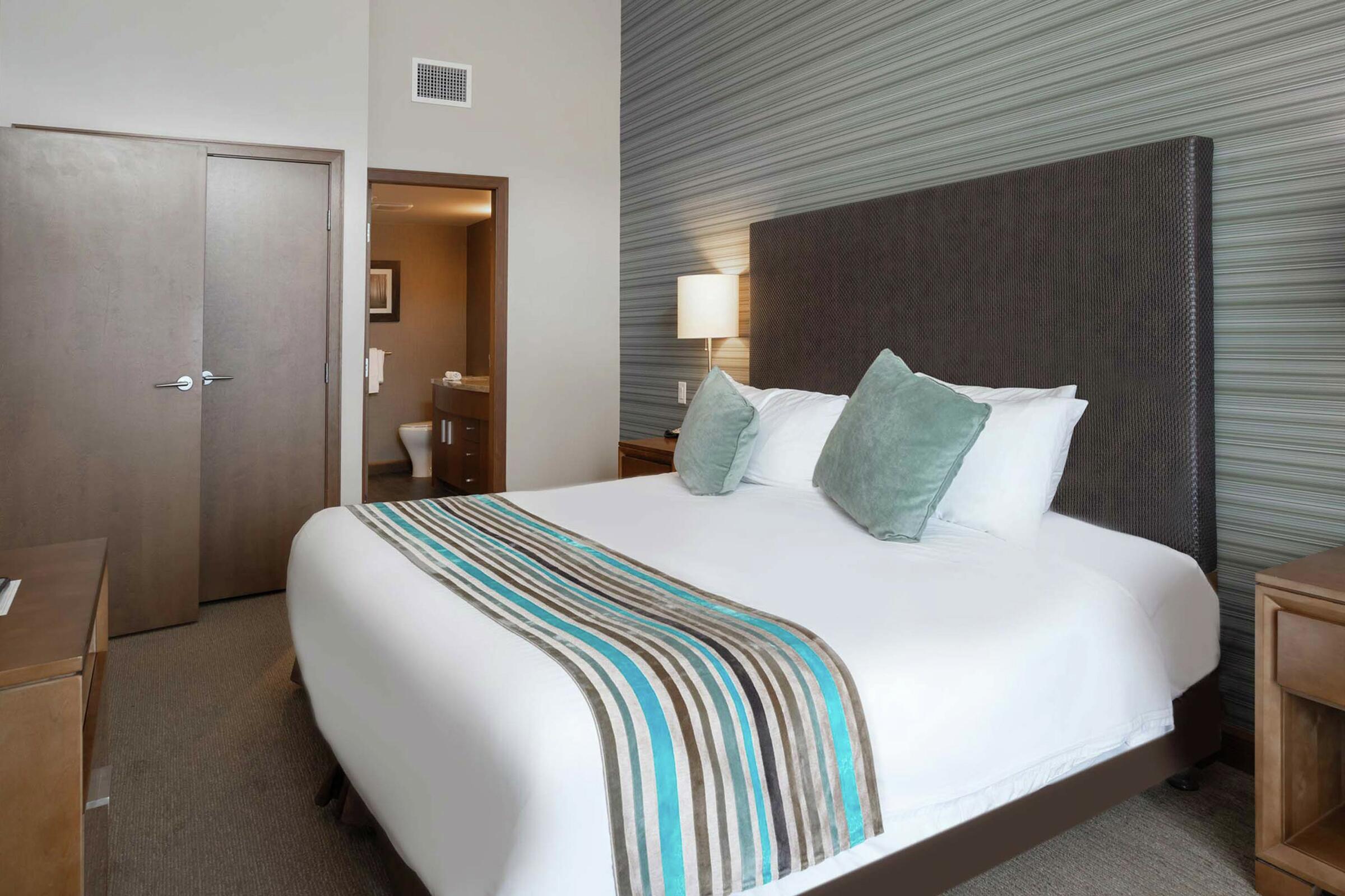 Classic - 2 Bdrm Suite Master Bedroom